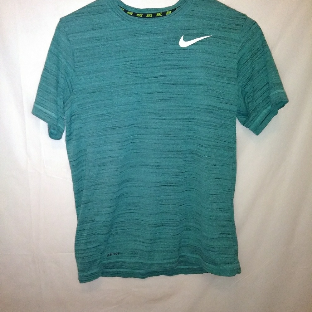 Womans nike shirt